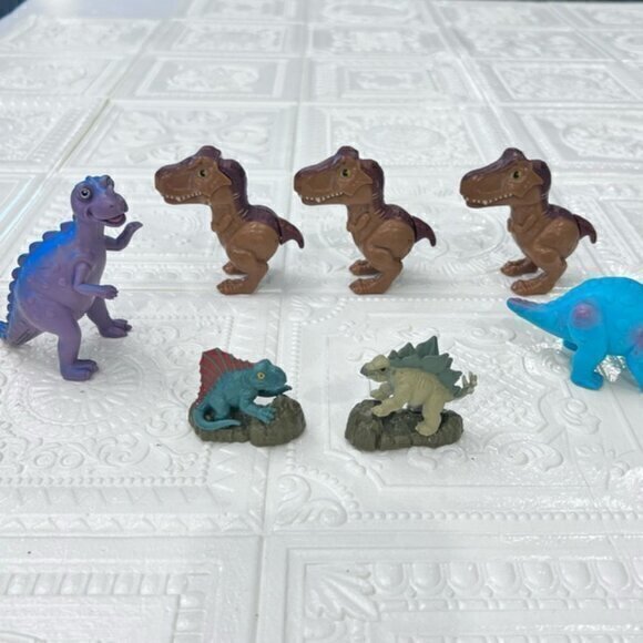 🛍️2 for $25 Sale🛍️‎ 7 Small Plastic Rubber Dinosaur Toys Jurassic Park Mattel - Picture 1 of 14